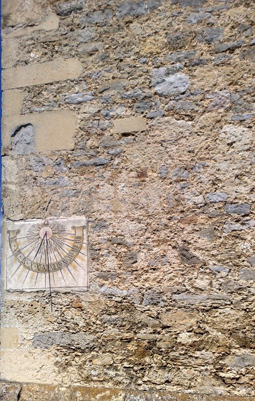 slika18.jpg - sončna ura na steni cerkve v Šentrupertu