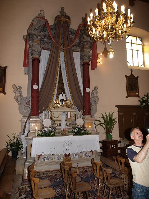 slika49.jpg - stranski oltar cerkve v Krkavčah