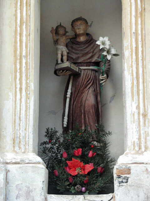 slika33.jpg - Kip sv. Antona Padovanskega v kapelici.
