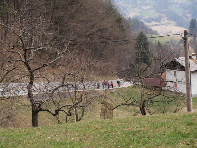 slika01.jpg - nekateri so prišli tudi peš